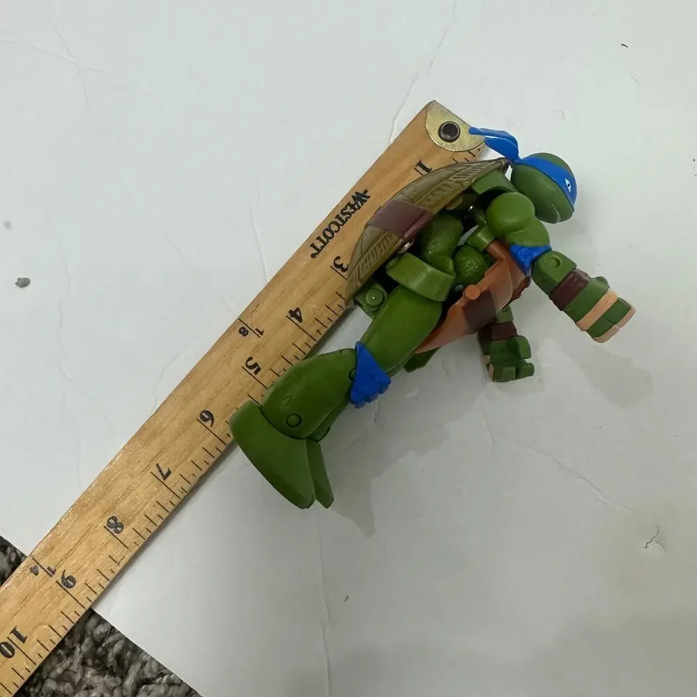 Teenage Mutant Ninja Turtles TMNT Leonardo Transformer Action Figure 2014